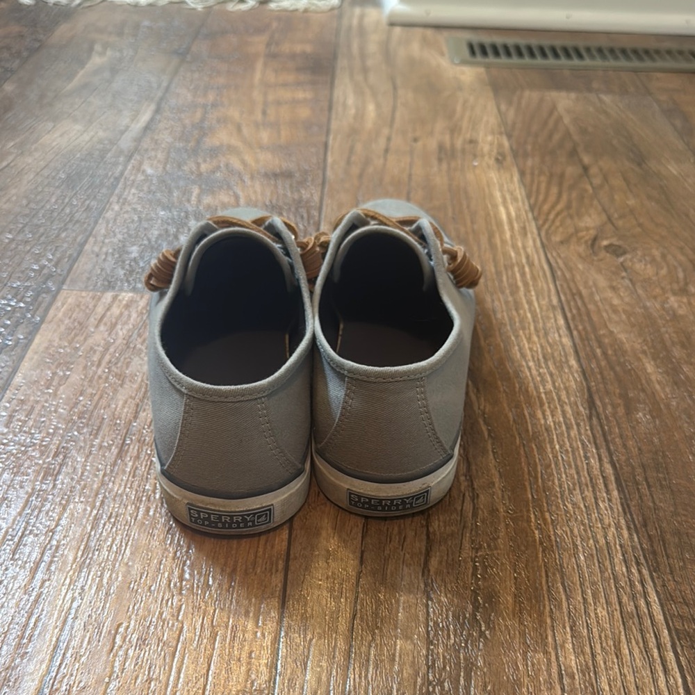 Women's 8 Canvas Slip Ons - Picture 4 of 5